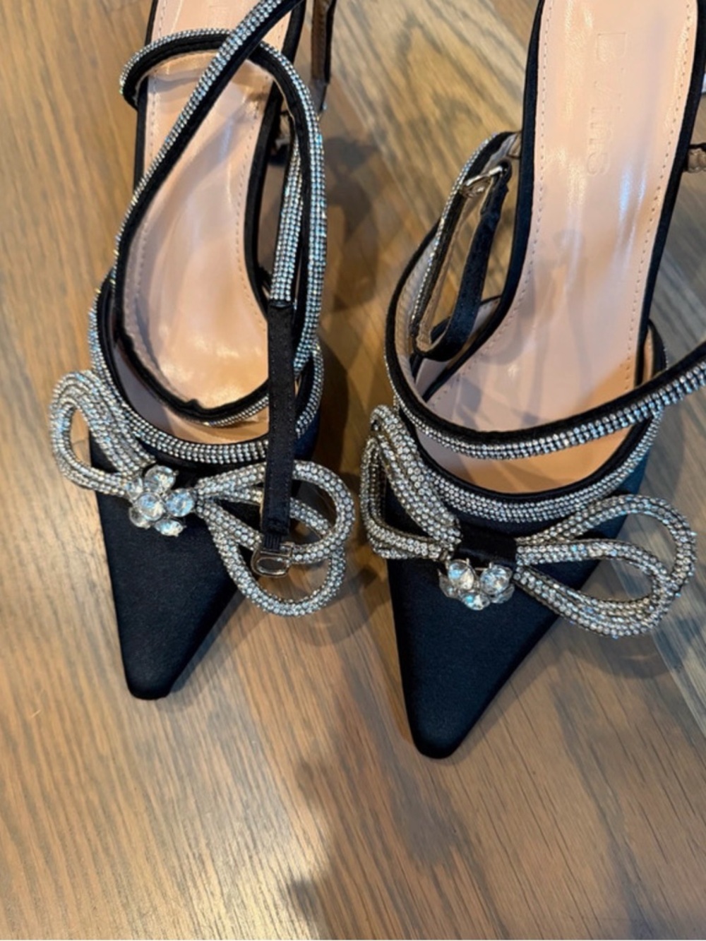 Black Women's Pointed Toe Slingback Heels with Crystal Bow - Picture 2 of 6